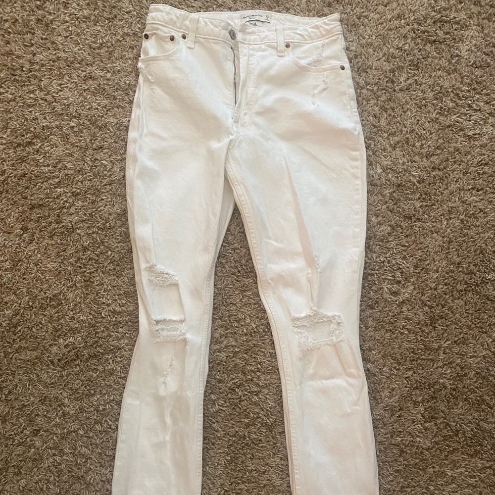 Abercrombie brand new “the skinny high rise” ripped white denim jeans size 27/4